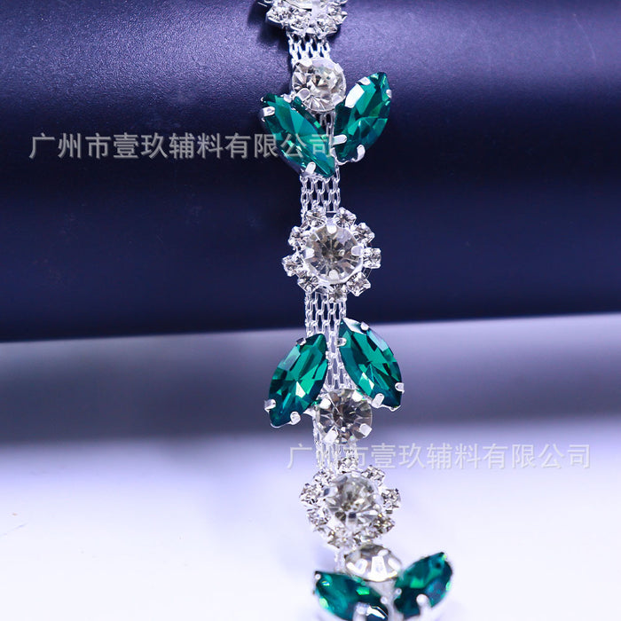 Wholesale Crystal rhinestone chain for DIY clothing accessories and decorations.