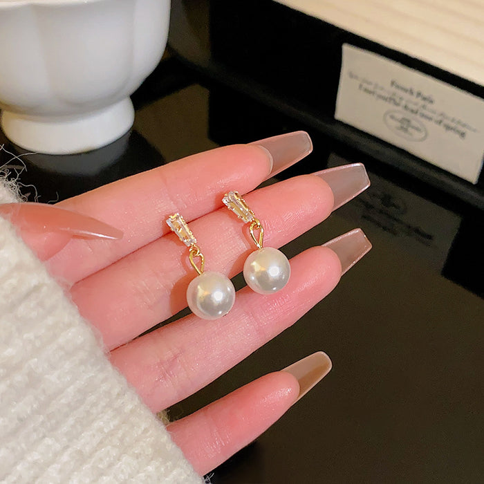 Wholesale Pearl and Cat' s Eye Stud Earrings