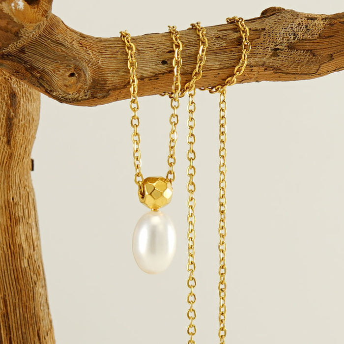 Wholesale New stainless steel exquisite pearl series necklace versatile, light luxury, niche collarbone chain accessory