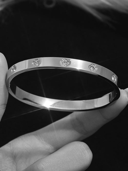 Wholesale Chic Love Heart Titanium Steel Bracelet With Zircon Crystals Electroplated Silver Women S Jewelry Accessory