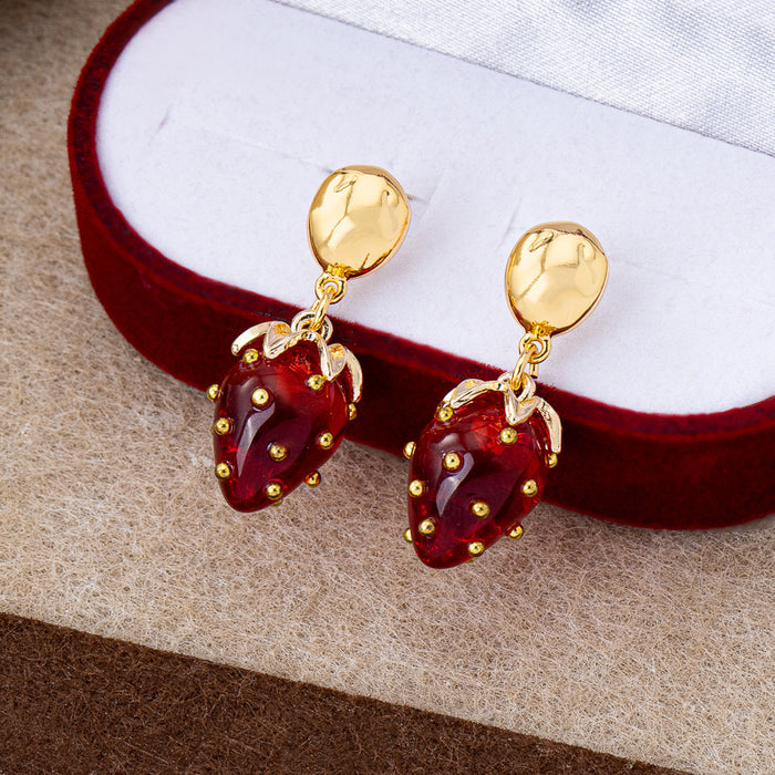 Wholesale Small three-dimensional strawberry earrings