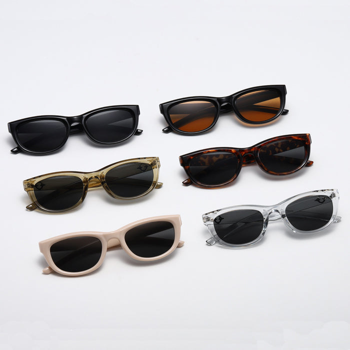 Wholesale Retro cat eye black sunglasses for women with a high-end feel, UV resistant and strong light sunglasses design