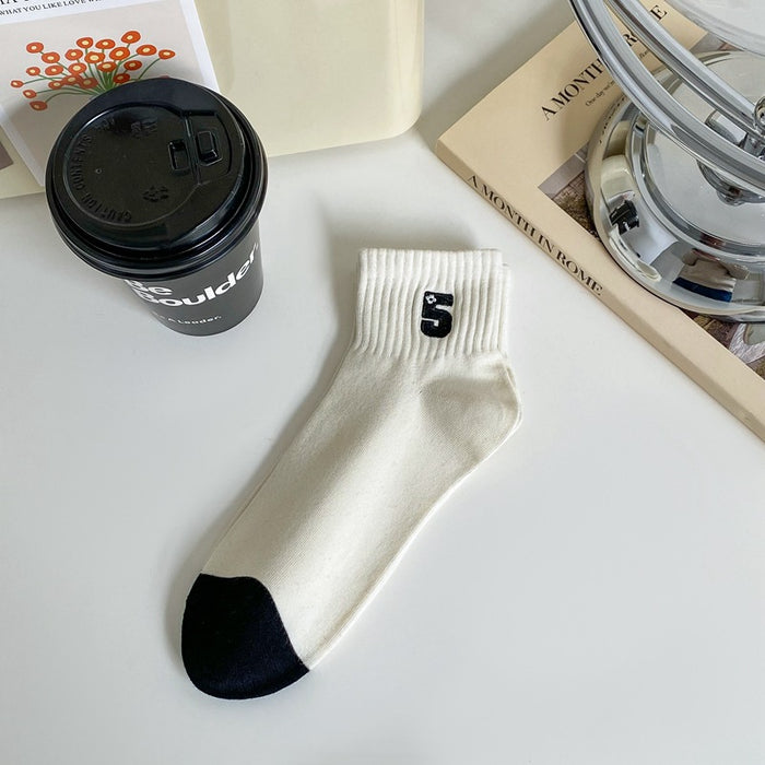 Wholesale Embroidered white short socks
