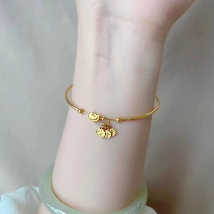 Wholesale The bracelet features a niche design with a light luxury style and a plain circle. It is a handmade accessory