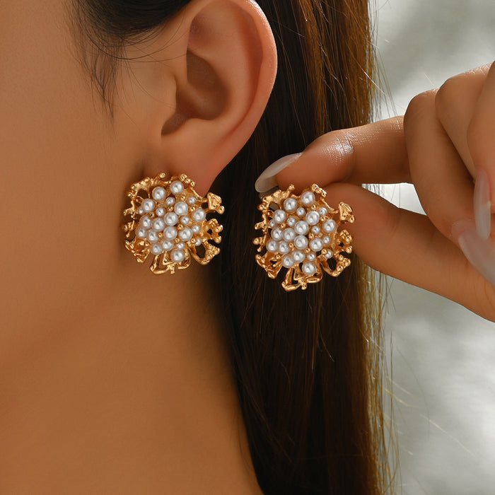 Wholesale Retro Gold Elegant Pearl Flower Earrings Women