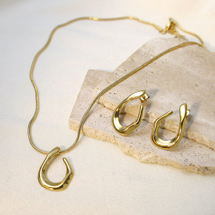 Wholesale Metallic style,  sweet and cool irregular geometric U-shaped earrings