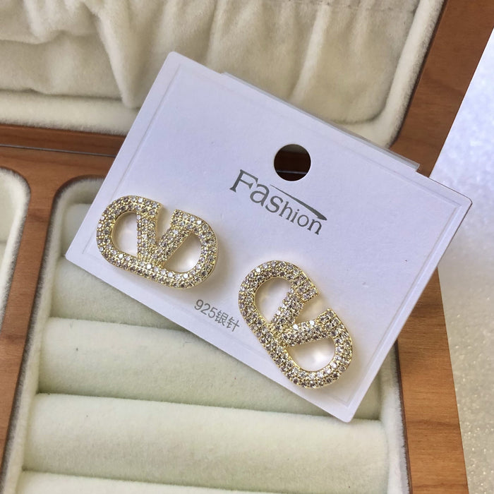 Wholesale Micro Inlaid Zircon Full Diamond Letter Earrings JDC-ES-Xuel003