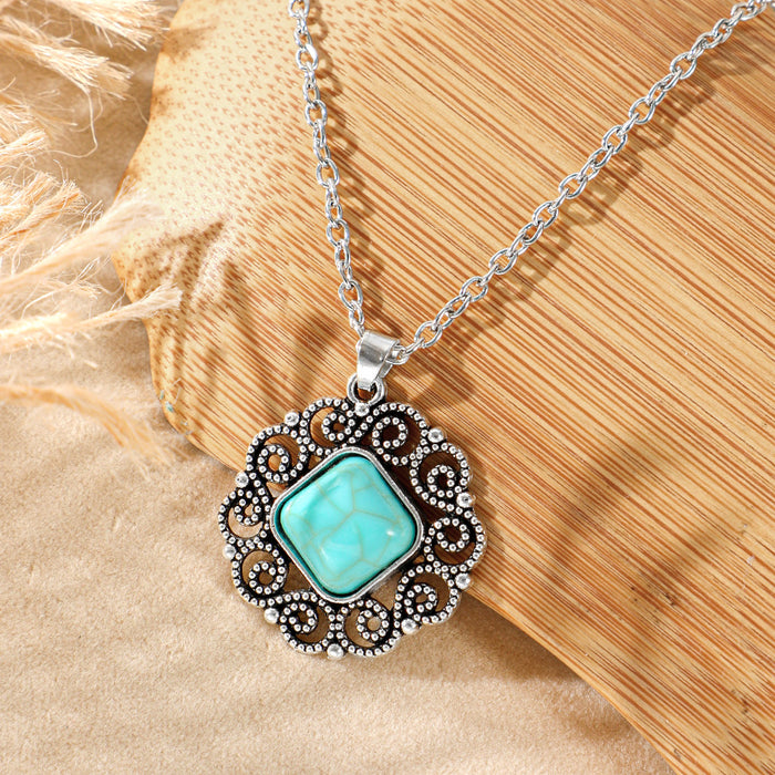 Wholesale Bohemian Love Heart Pendant Necklace Vintage Ethnic Style Fashion Accessory MOQ≥2