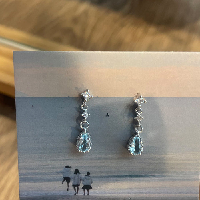 Wholesale Light luxury design zircon water droplet small earrings exquisite, niche, high-end, temperament, simple earrings