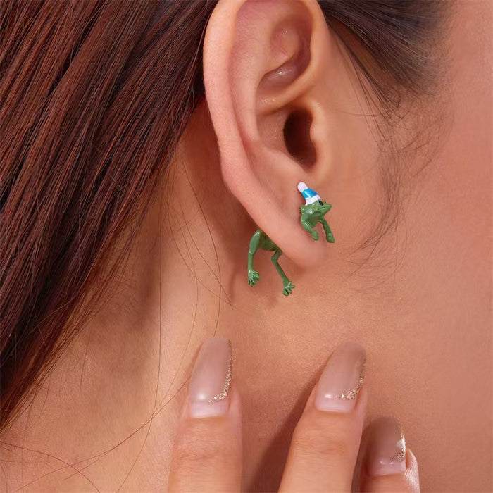 Wholesale Christmas innovative earrings retro punk funny animal personality interspersed with Christmas hat small frog earrings
