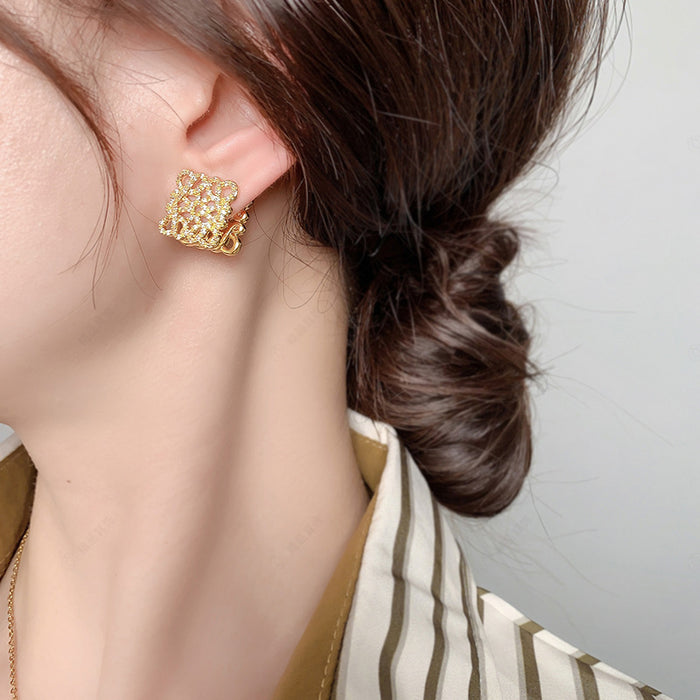 Wholesale 18K gold-plated copper square stud earrings with zircon openwork design