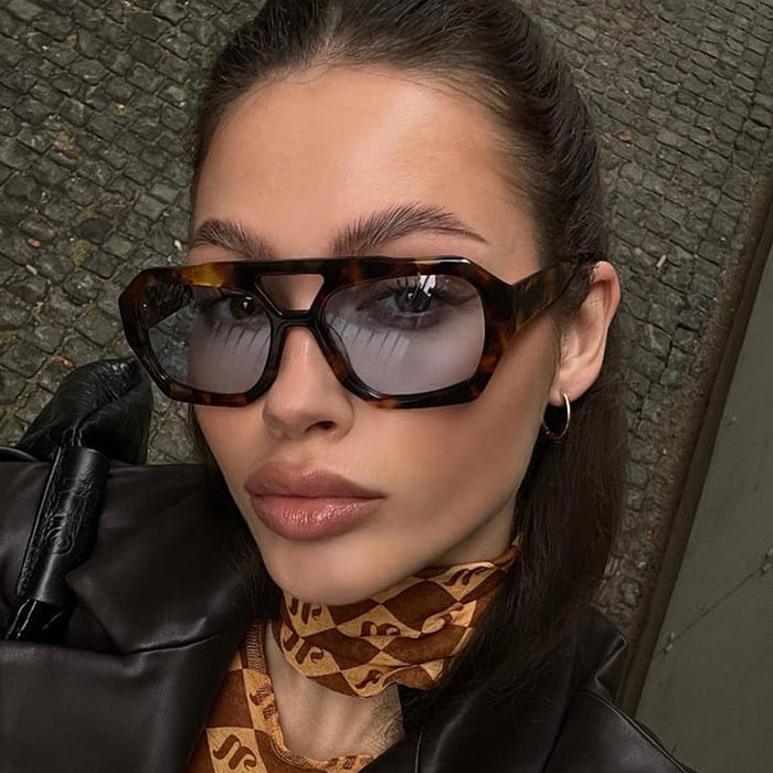 Wholesale Irregular contrasting sunglasses, retro sunglasses, personalized glasses