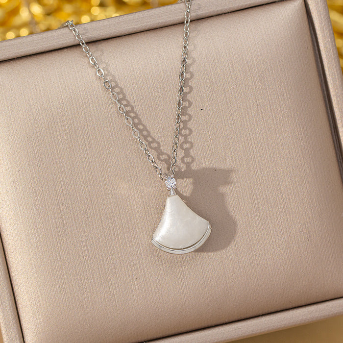 Wholesale Cat' s Eye Design Fan-Shaped Skirt Titanium Necklace Women' s choker necklace