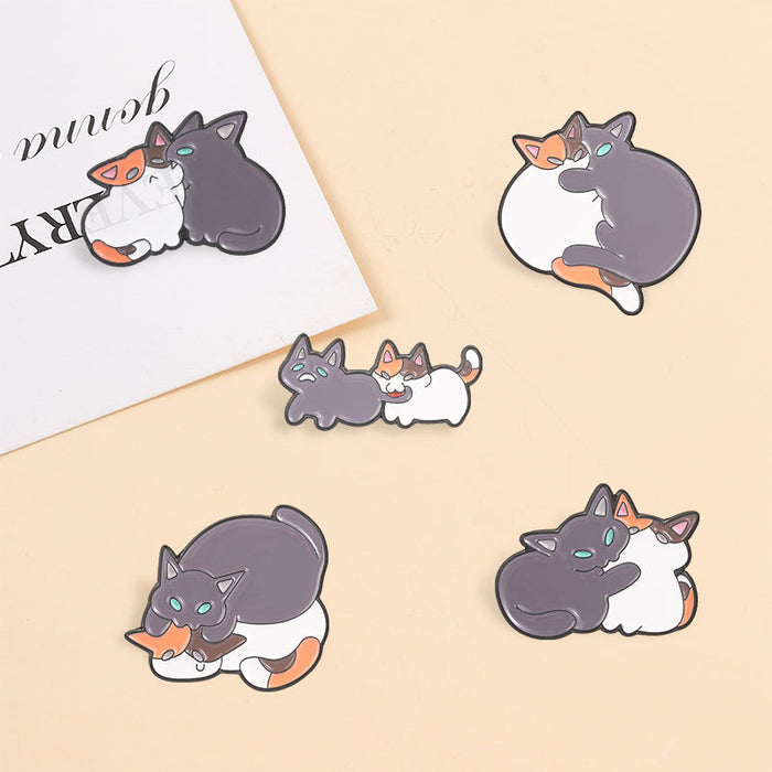 Wholesale Able Calico Cats Cuddling Brooch Couple Cat Enamel Pin Trendy Jewelry Accessory For Gift