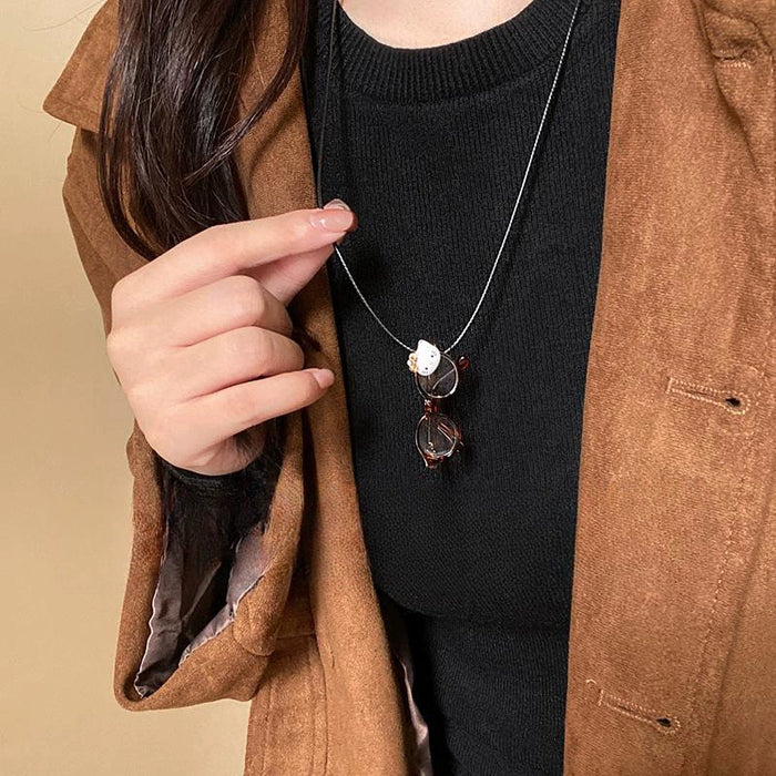 Wholesale Hollow flower heart-shaped necklace sweatshirt chain, fashionable and high-end sweater chain