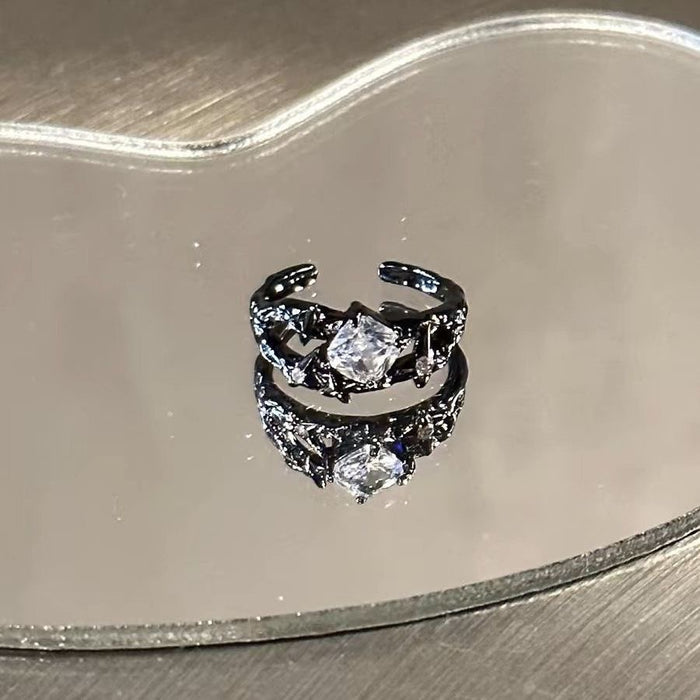 Wholesale The ring features a niche design with a high-end feel, suitable for couples. It is a simple, light, and luxurious open mouth ring