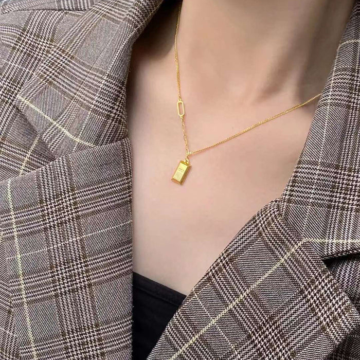 Wholesale Small gold bar necklace pendant, titanium steel square, light luxury