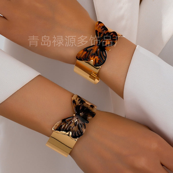 Wholesale Fashionable design metal adjustable hollow butterfly opening bracelet