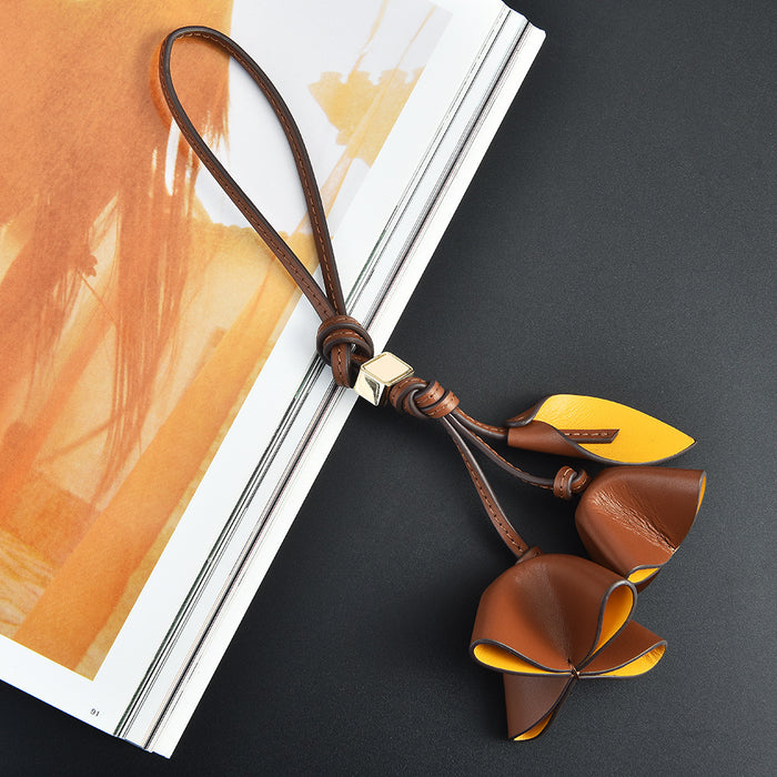 Wholesale Flower Tassel Leather Bag Charm Petal Keychain Stylish Women S Fashion Accessory Gift Boutique Resale