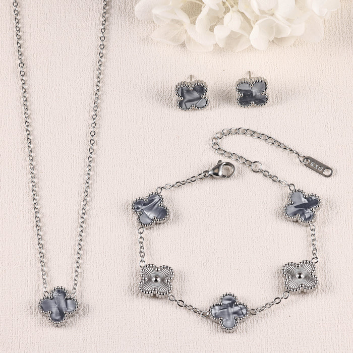 Wholesale Titanium Steel Four-Leaf Clover Three-Piece Jewelry Set: Bracelet,  Necklace,  and Earrings
