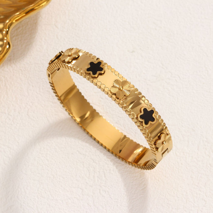 Wholesale Titanium steel five-leaf clover gold-plated bracelet