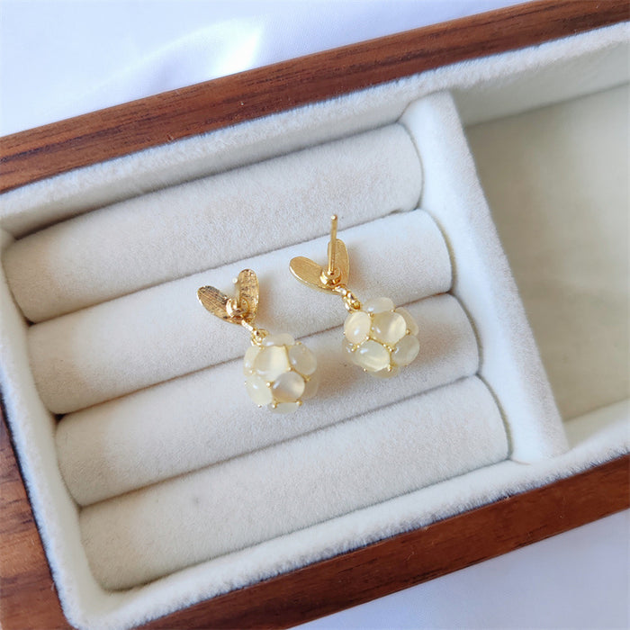 Wholesale Silver needle geometric heart-shaped earrings