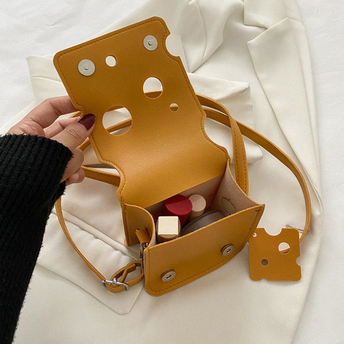 Wholesale New Cute Mini Triangle Lipstick Earphones Crossover Small Change Box Bag