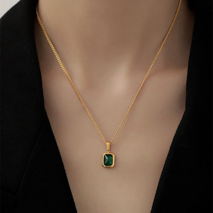 Wholesale emerald pendant necklace female niche design