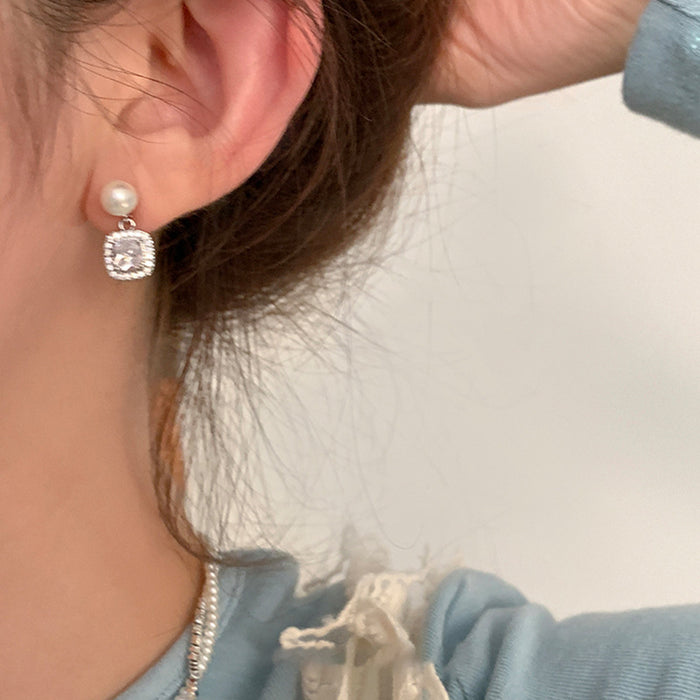 Wholesale Women's Pearl Flash Sugar Earrings