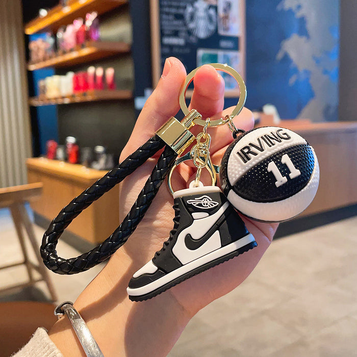 Wholesale Creative simulation model sneaker keychain pendant mini basketball shoe car key chain bag pendant