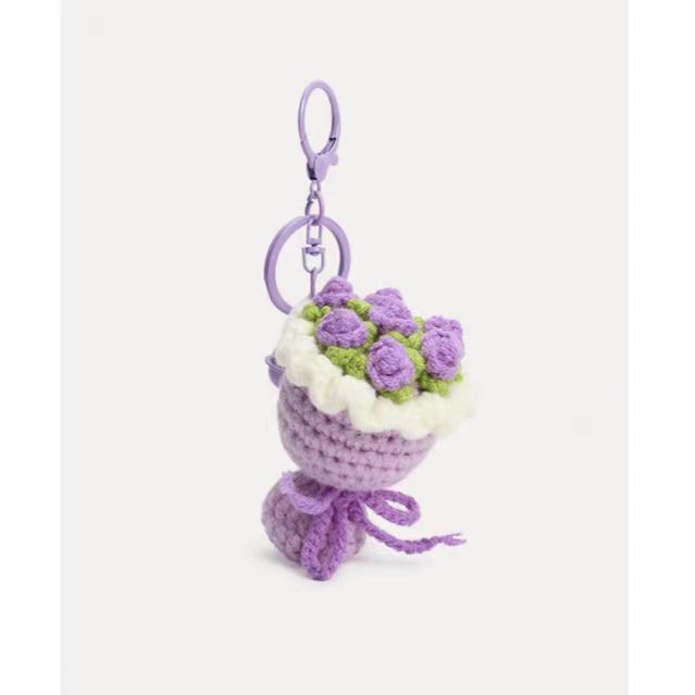Wholesale Woven Holding Flower Keychain Rose Bouquet Bag Pendant Schoolbag Hanging
