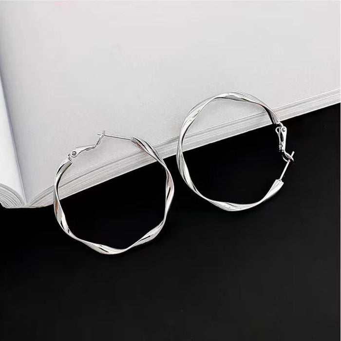 Wholesale Retro silver painless circular ear clip for women without ear holes, exaggerated earrings with earrings