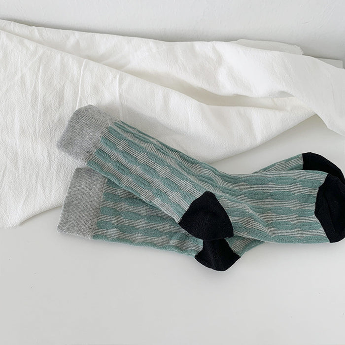 Wholesale Color blocking three-dimensional relief cotton mid tube socks, retro and breathable