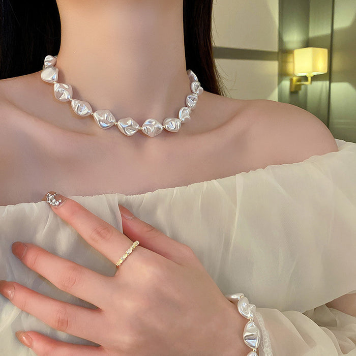 Wholesale Irregular Baroque imitation pearl necklace for women, exaggerated clavicle necklace