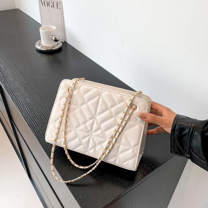 Wholesale New popular casual crossbody bag, simple and fashionable commuting shoulder bag, simple and fashionable small square bag