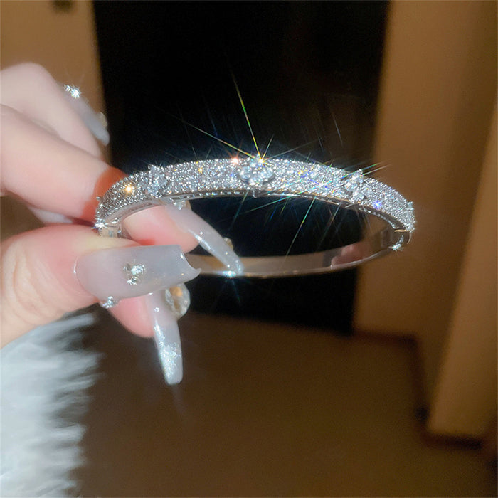 Wholesale Four-Leaf Flower Women's  Zircon Bracelets Full of Diamonds