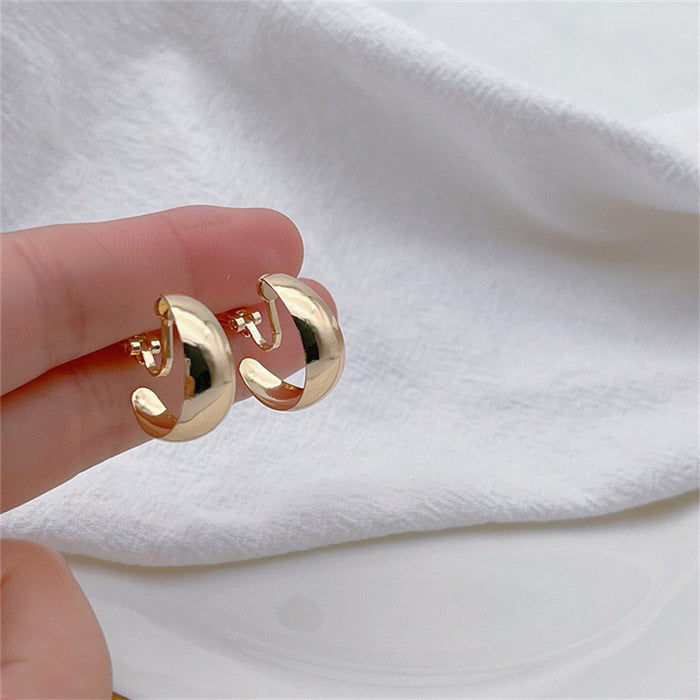 Wholesale   c-shaped  ear clip without ear hole temperament earrings women's semi-round earrings