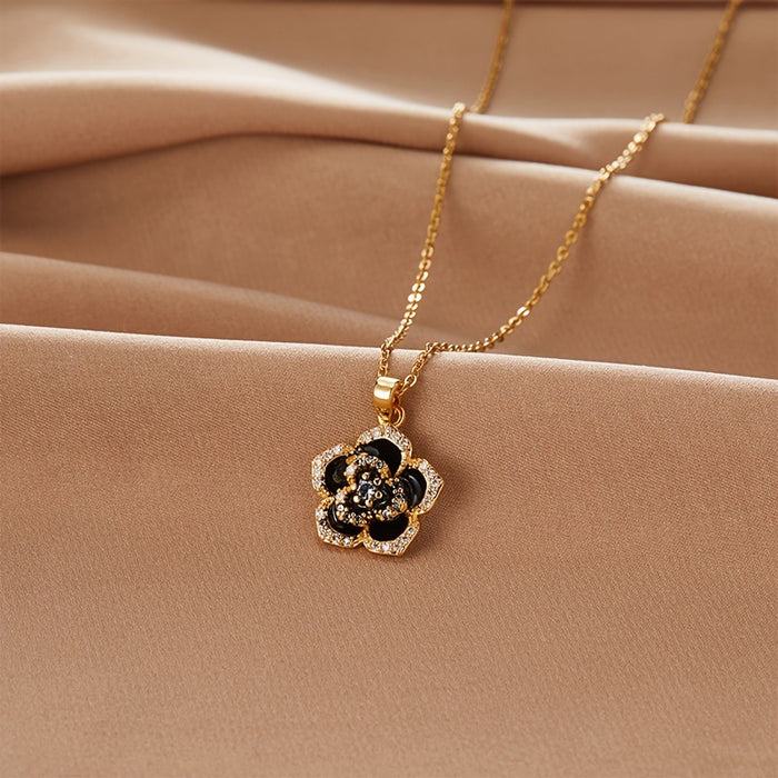 Wholesale Elegant Light Luxury Black Oil-dropping Camellia Five-leaf Flower Three-piece Necklace Simple Light Luxury Necklace