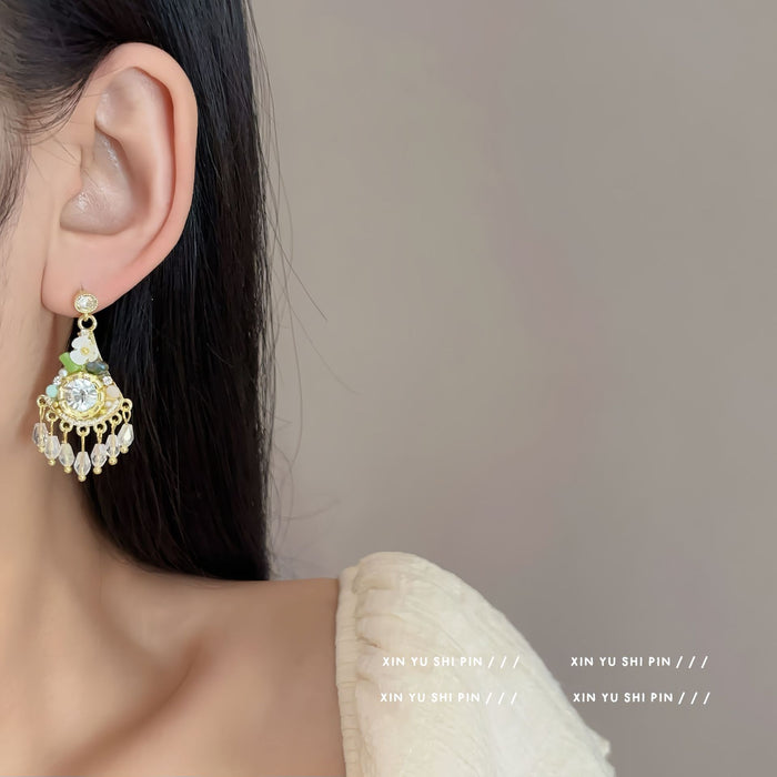 Wholesale Vintage imitation crystal earrings, high-end earrings, new earrings