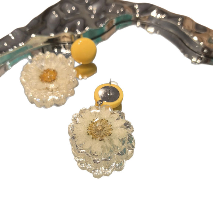 Wholesale Dried flower earrings,  silver earrings,  small fresh and cute eternal flower earrings