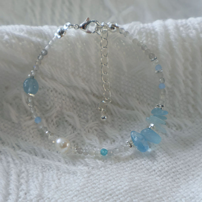 Wholesale Simple and high-end jewelry, natural sea blue treasure crushed lime, moonlight pearl bracelet