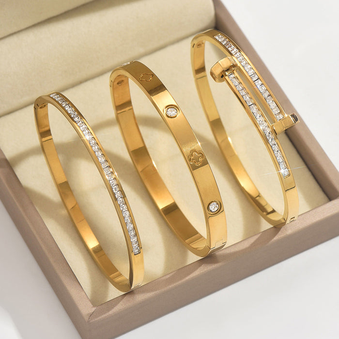 Wholesale Trendy Titanium Steel Bracelet With Zircon Studs Four Leaf Clover Starry Design