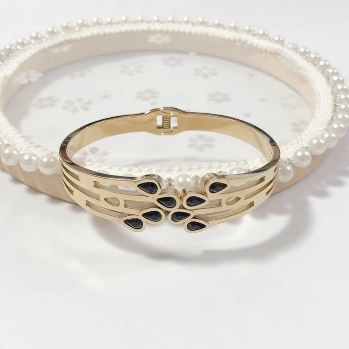 Wholesale Titanium steel color-preserving bracelet with diamond setting