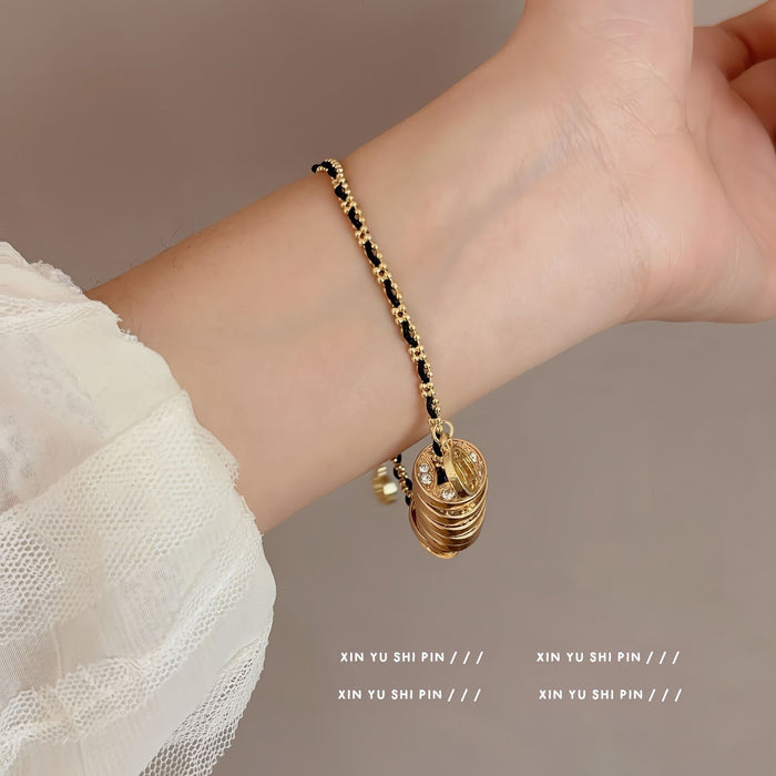 Wholesale Black gold woven design sparkling diamond bracelet, fashionable and high-end, exquisite bracelet decoration