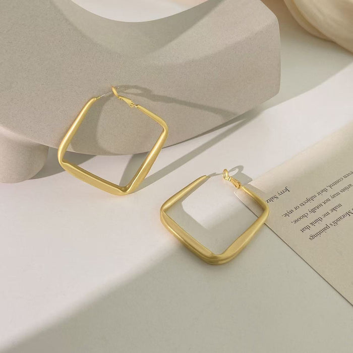 Wholesale Golden square earrings, new exaggerated earrings, high-end feel, simple and versatile temperament, large earrings
