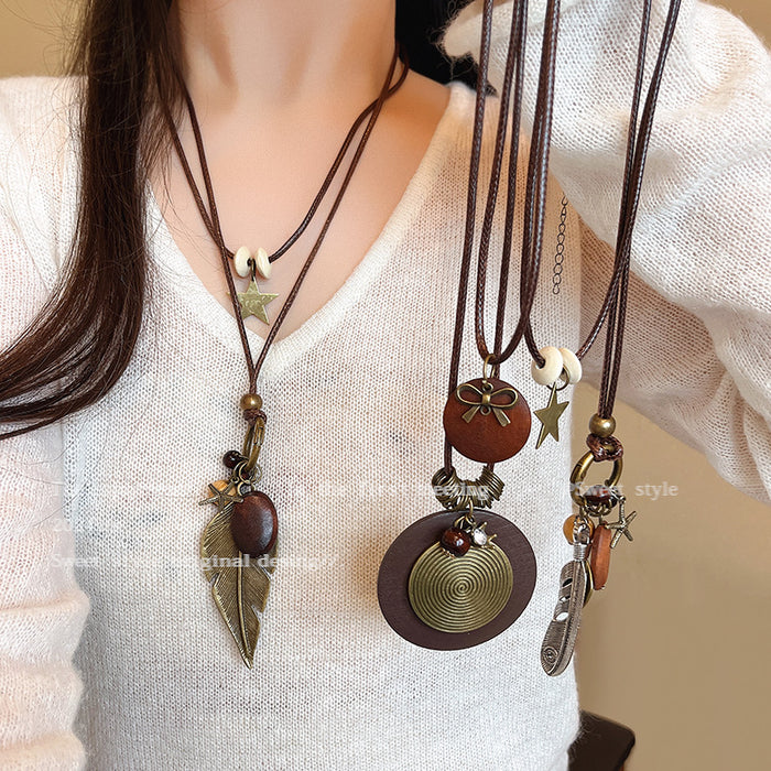 Wholesale Long feather necklace, women's layered sweater chain, neck chain accessory