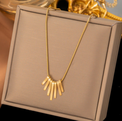 Wholesale Fade-Resistant Sweater Chain — Niche,  Light Luxury  and Sophisticated Titanium Steel Necklace