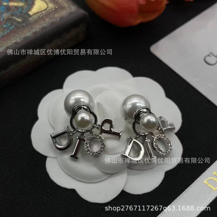 Wholesale O Letter Pearl Earrings For Women Gold Tone Rhinestone Fashion Accessory Chic Everyday Jewelry Boutique Resale Gift