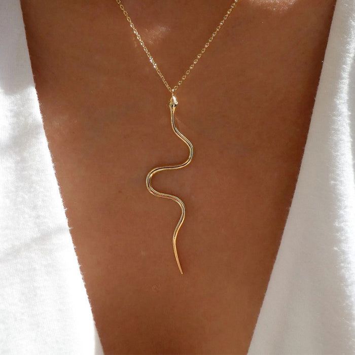 Wholesale Jewelry Electroplating Serpentine Necklace Personalized Fashion Retro Serpentine Pendant Sweater Chain for Women