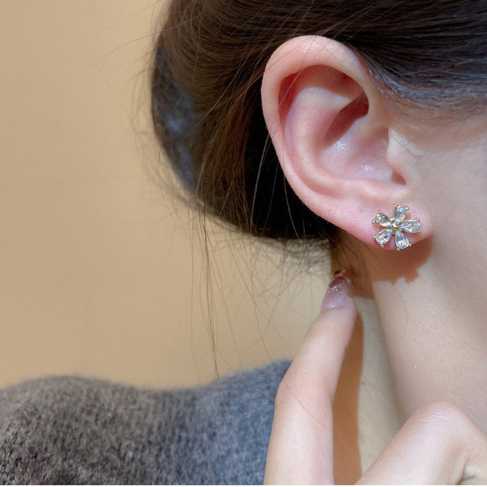 Wholesale Silver Needle Simple and Compact Flower Earrings with Full Diamond Design, Light Luxury Earrings, Niche Fashion, Versatile Ear Accessories
